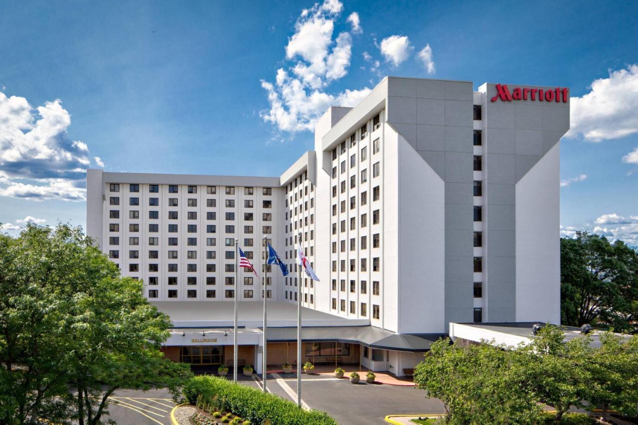 4 NEW YORK LAGUARDIA AIRPORT MARRIOTT New York NY USA